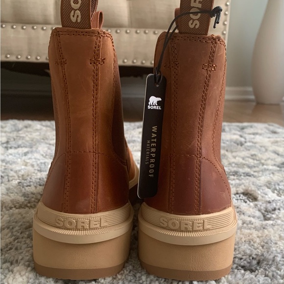 Hi-Line Chelsea Sorel Leather Boots - Picture 4 of 5